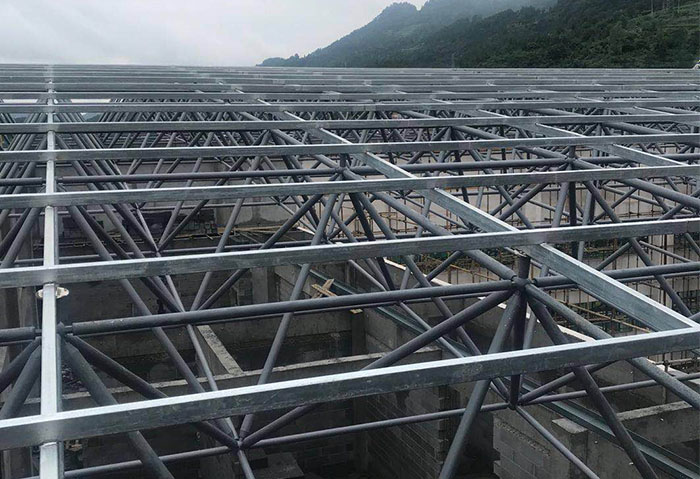 襄阳仁怀冠英学校艺体楼网架